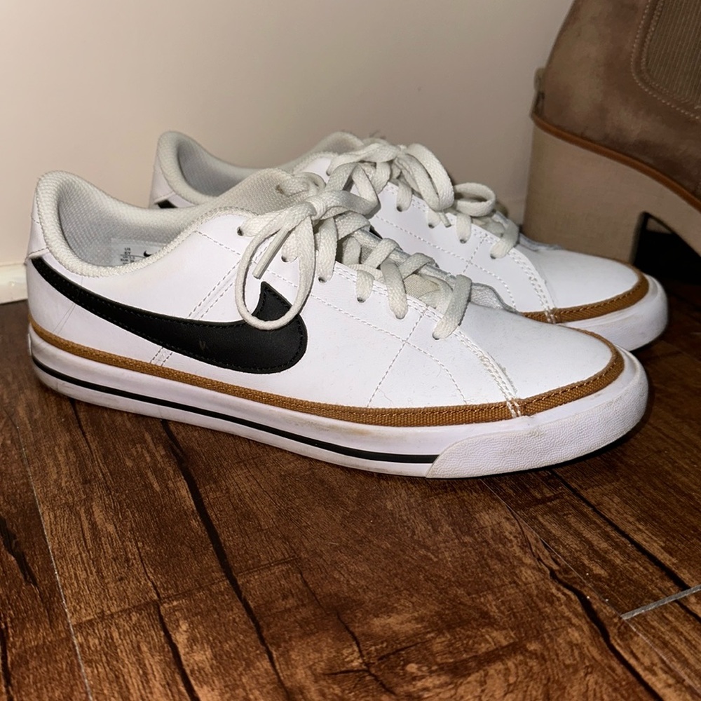 Nike legacy court size 6y